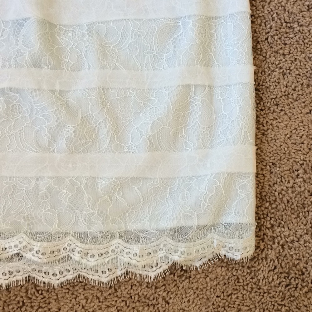 BCBGMaxAzria Jocelyn  lace pencil skirt | S - Picture 3 of 5